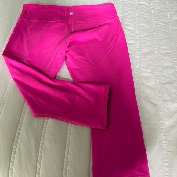 EUC Lululemon Cropped Reversible Leggings - Picture 3 of 4